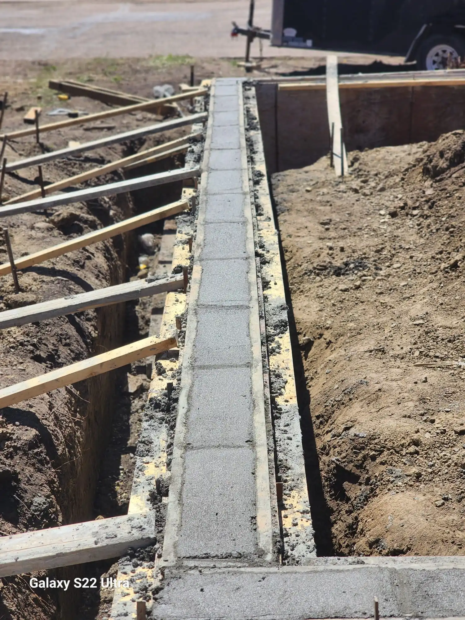 Concrete foundation pour Central Alberta — Gilbert Concrete